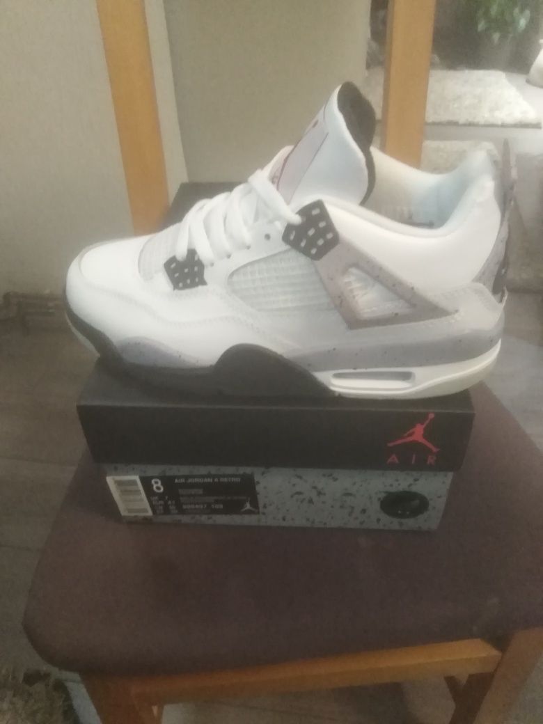 Nike air Jordan 4 retro,,