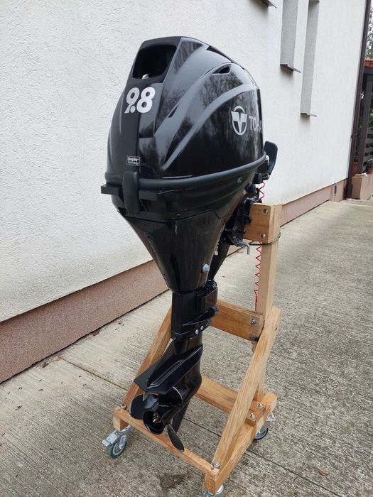 Vand motor de barca TOHATSU MFS 9,8 in 4 timpi cu cizma scurta.