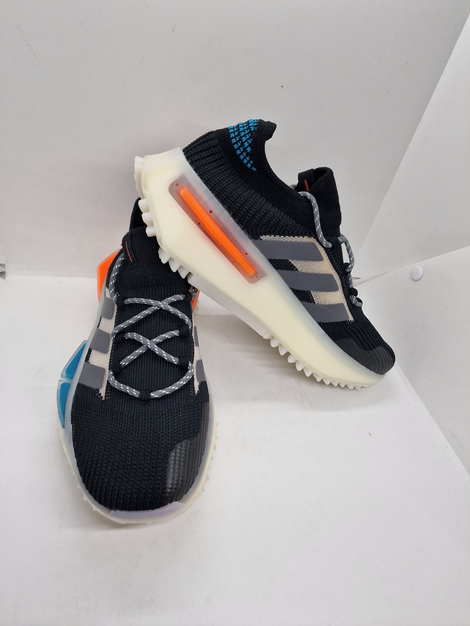 Adidas NMD S1 FZ5706 nr. 39 1/3,40 2/3,41 1/3 fit 1/2 de nr mai mare