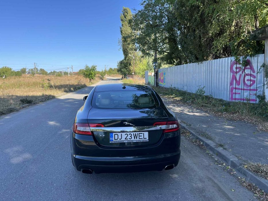 Vând schimb jaguar XF