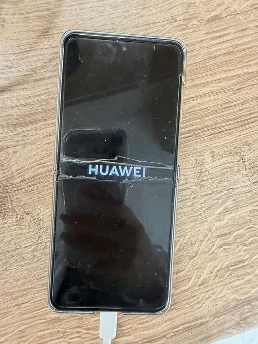 HUAWEI P50 Pocket за ремонт или части