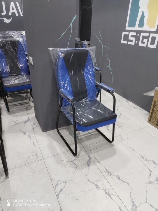 Kampyuterniy kreslo VZITOR