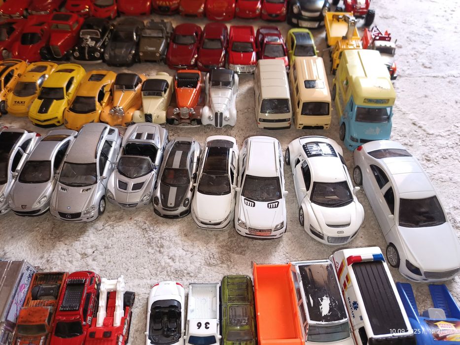 Лот метални маркови колички