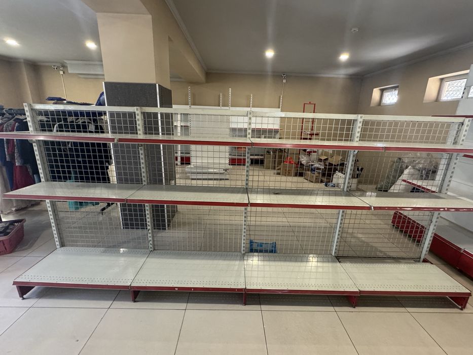 Стеллажи и полки