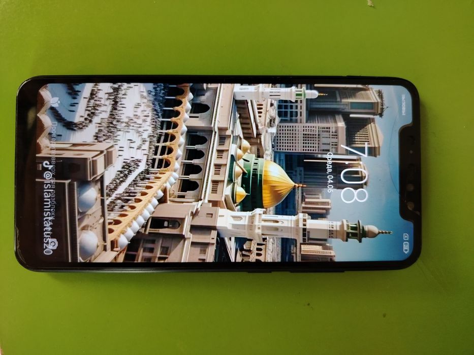 Телефонлар сотилади холати урта ишлатиб юрилган телефон