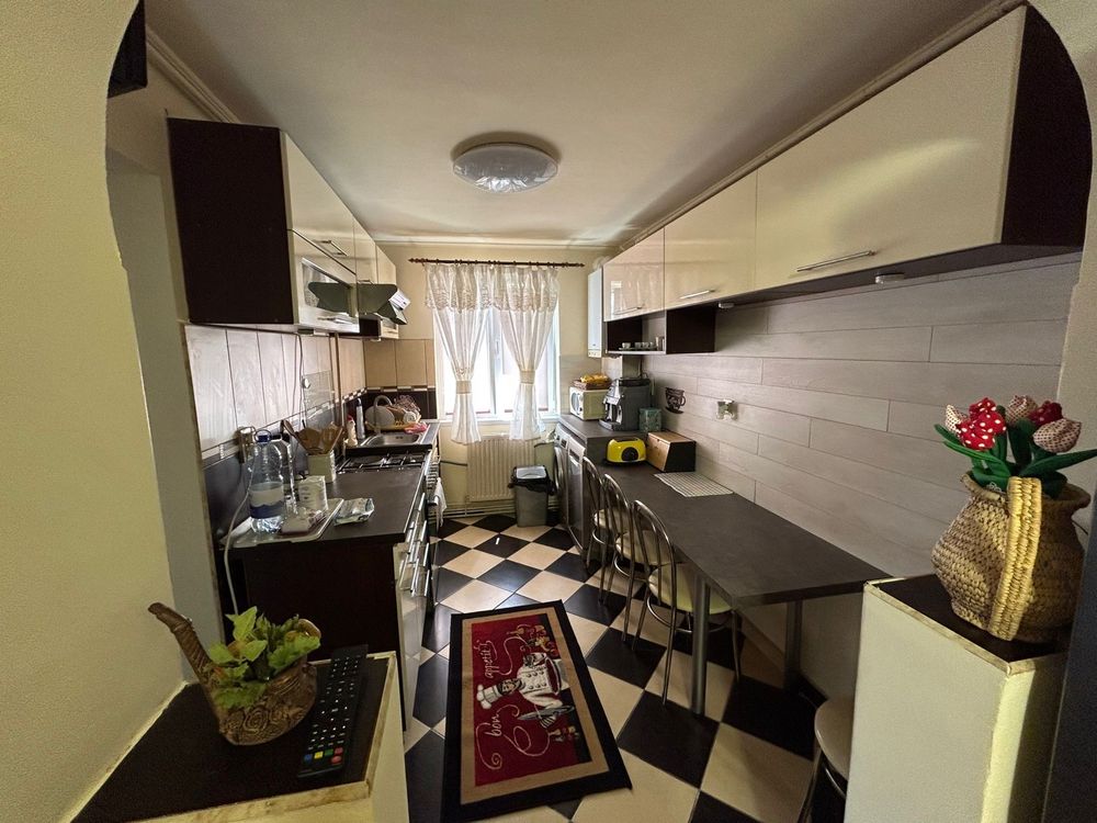 Chirie apartament 2 camere, et.1,