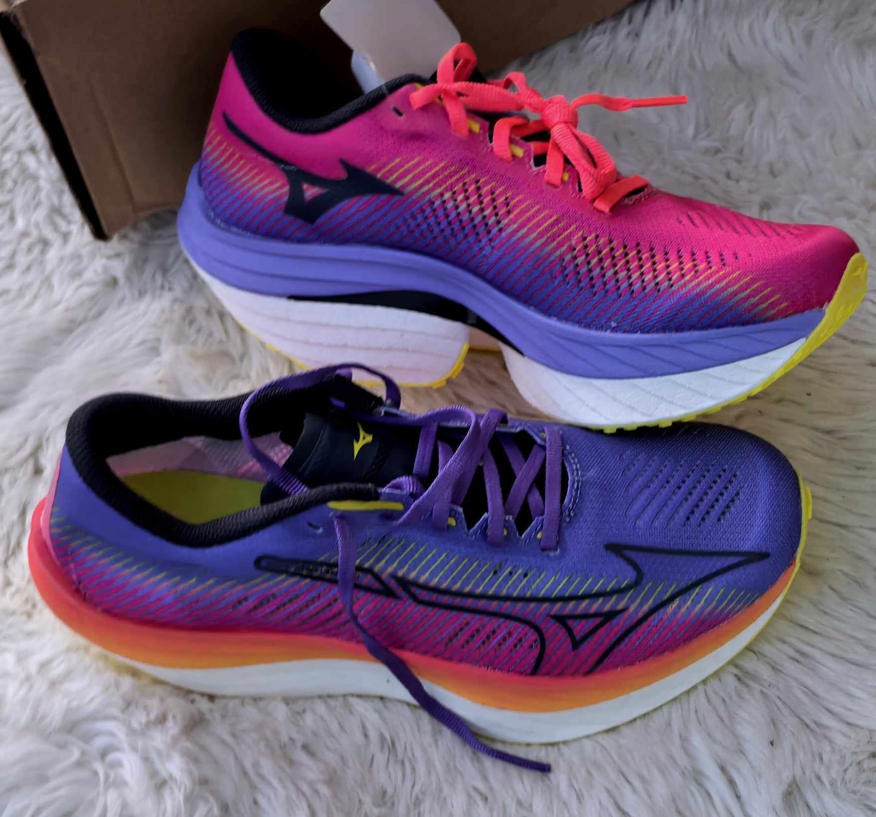 Mizuno оригинални дамски сникърси 38.5