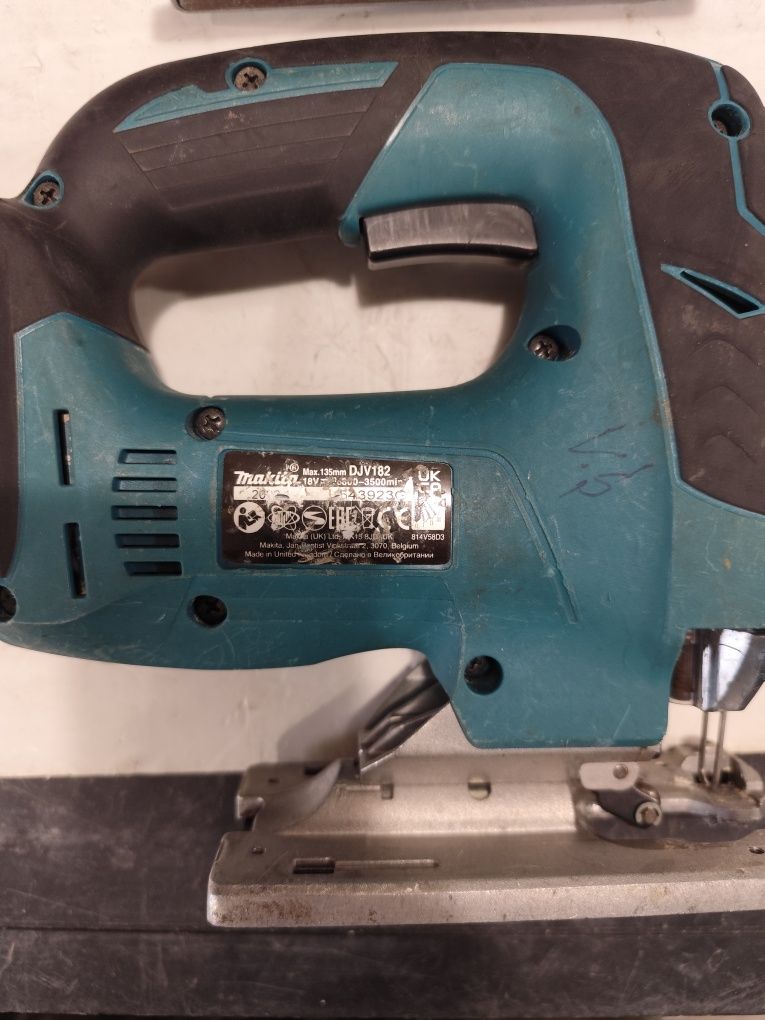 Акумулаторен безчетков прободен трион зеге Макита Makita DJV182 18V