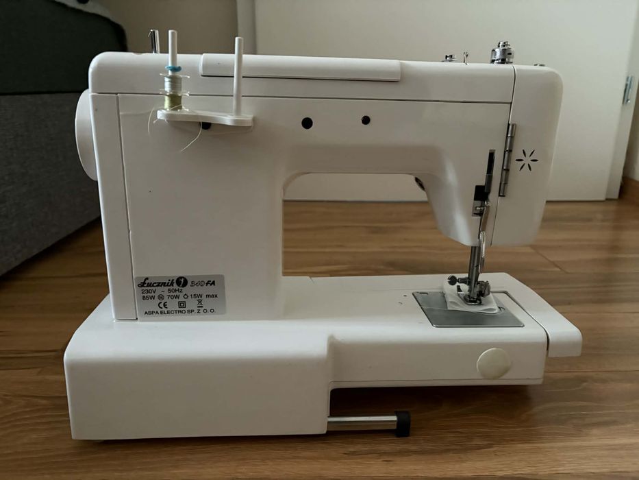 Продавам шевна машина Лучник електрическа!