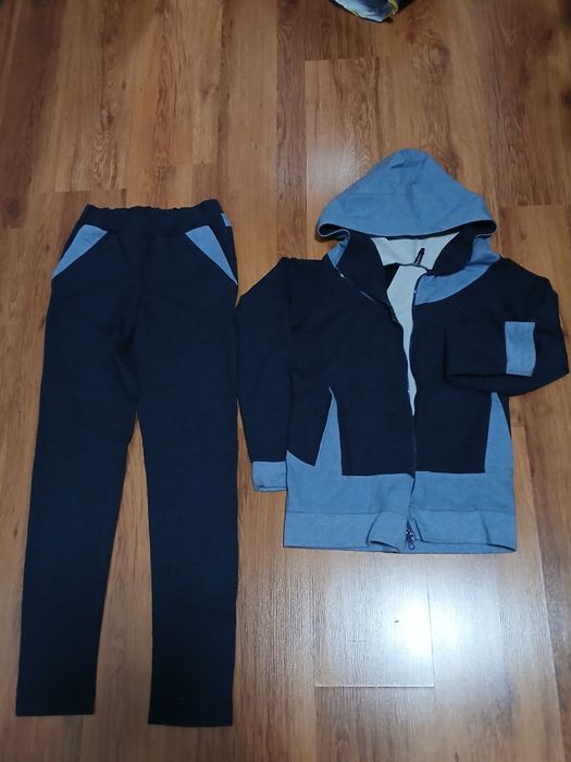 Женский спортивный костюм