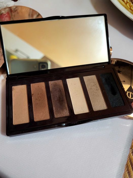 Charlotte Tilbury cosmetice