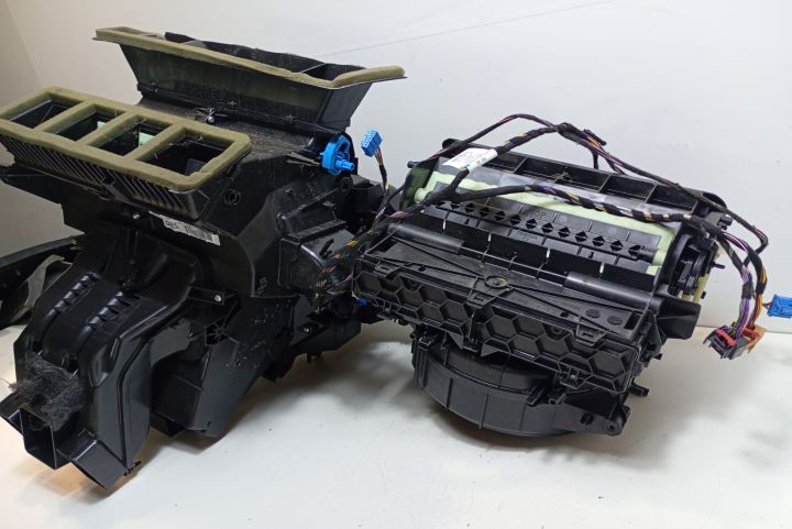 Aeroterma Ansamblu sistem climatizare 5WB816005F Volkswagen VW T-Roc