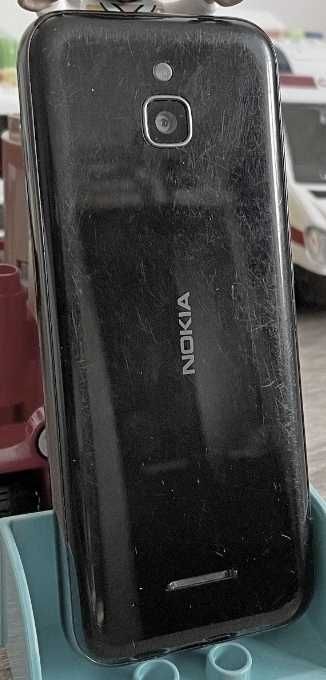 Nokia 8000 4G (2021) dual-SIM si Hot-Spot