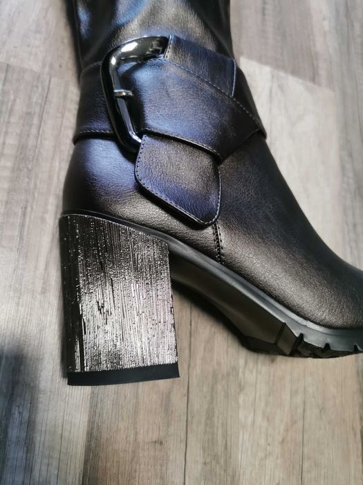 Нови дамски високи ботуши