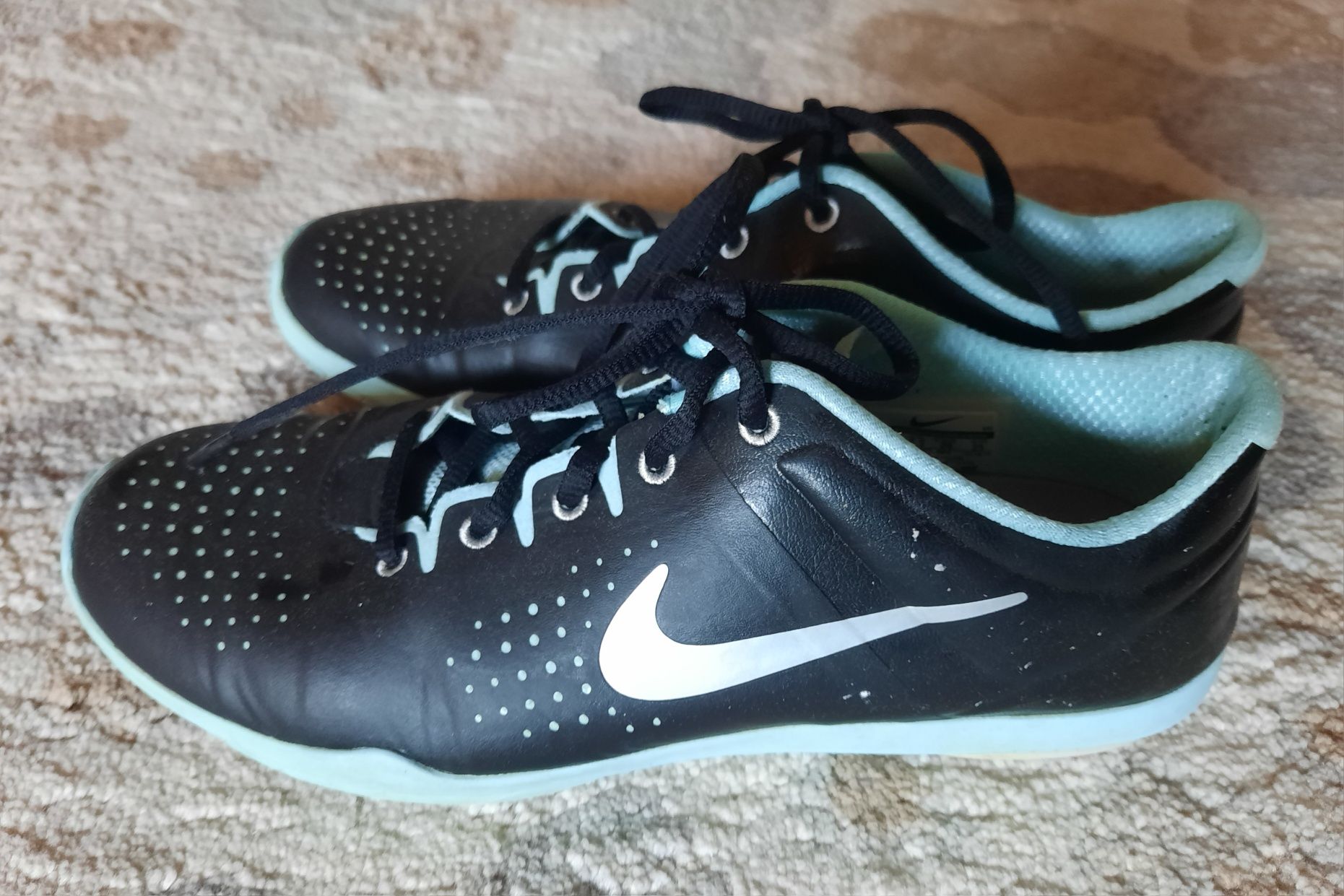 Маратонки NIKE 2 чифта, номер 38,5