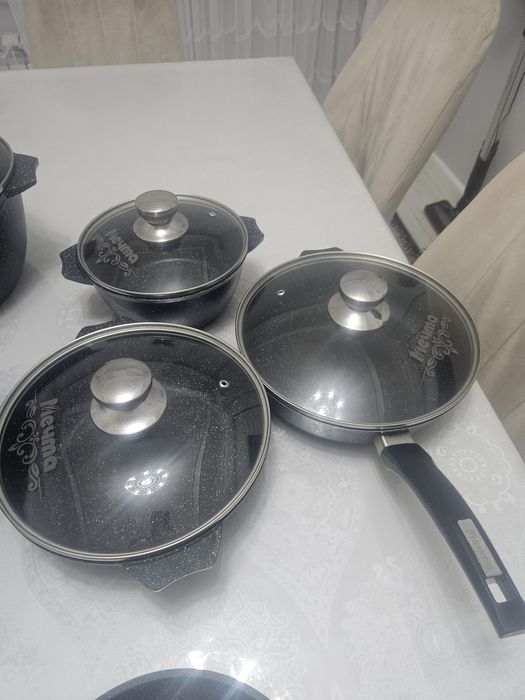Набор кострюлей, блинница, сковородка