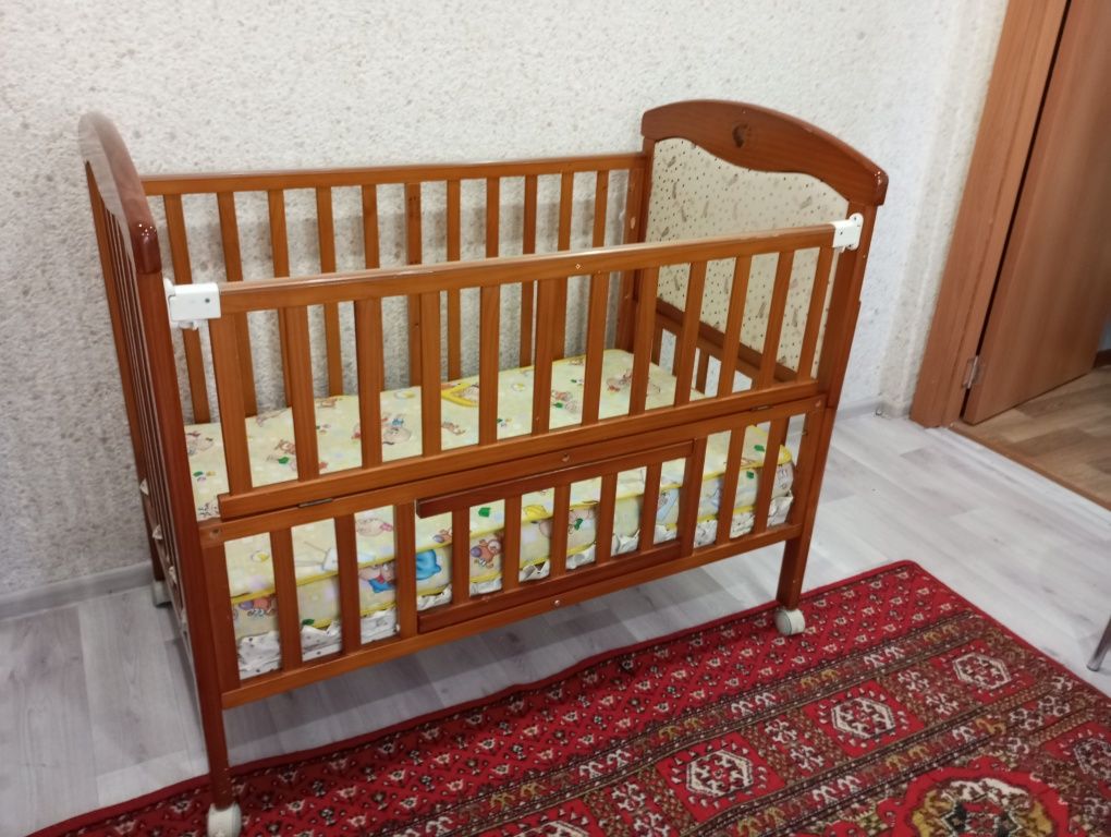 Продам детскую кроватку.