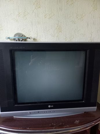 Продаю телевизор lg -53 по диагонали