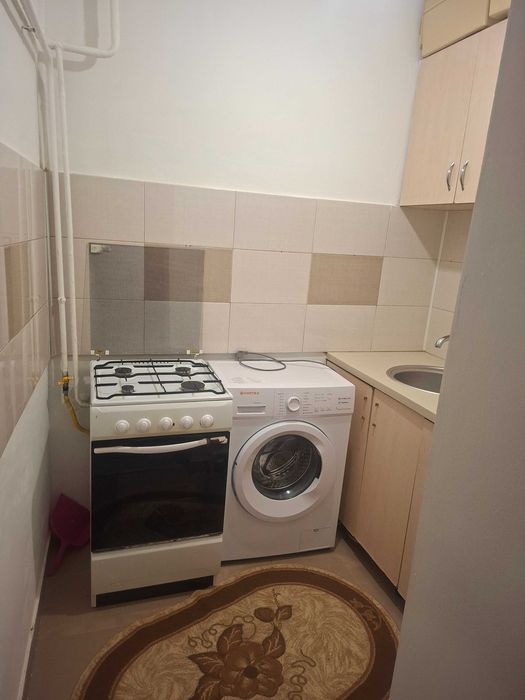 Inchiriez garsoniera