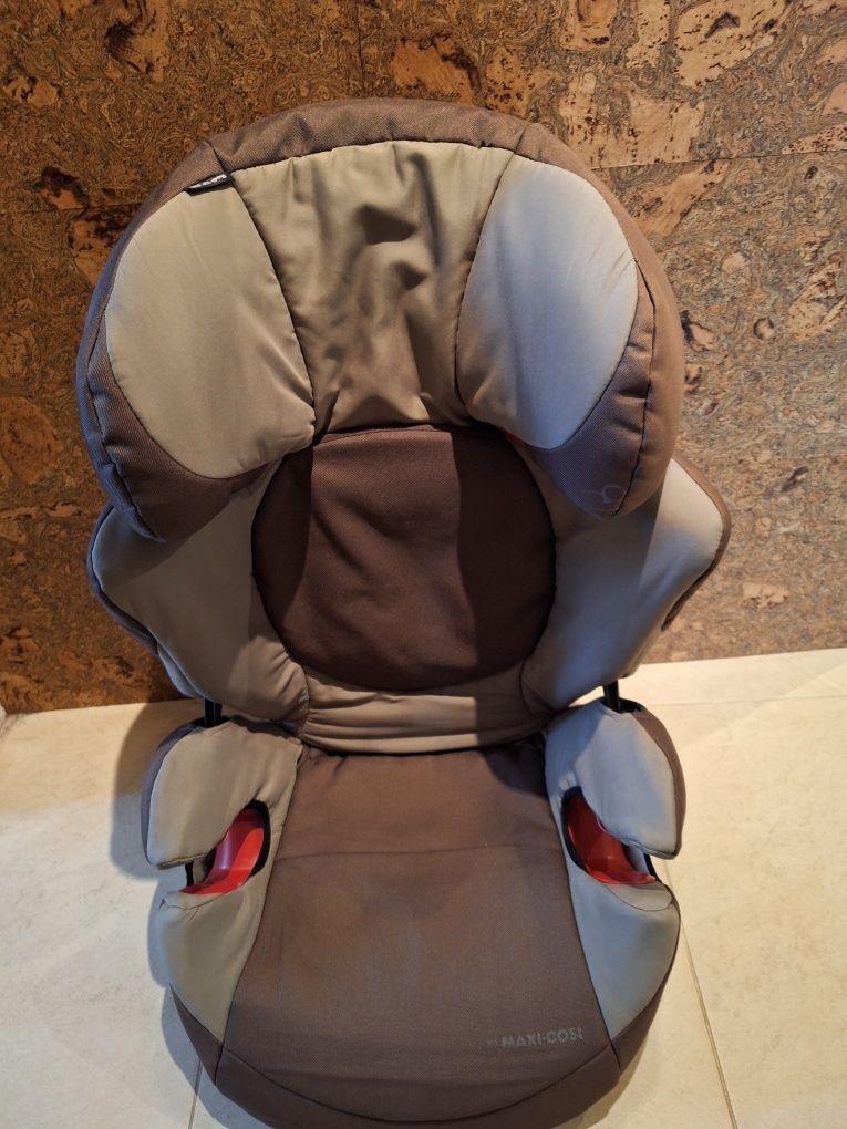 Столче за кола Maxi Cosi Rodifix 15-36кг isofix