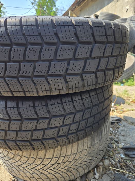 2бр. 205 75 16С Vredestein всесезонни.