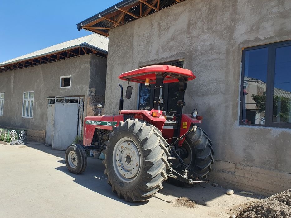 Traktor sotiladi