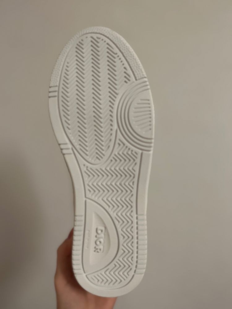 Dior B27 White.