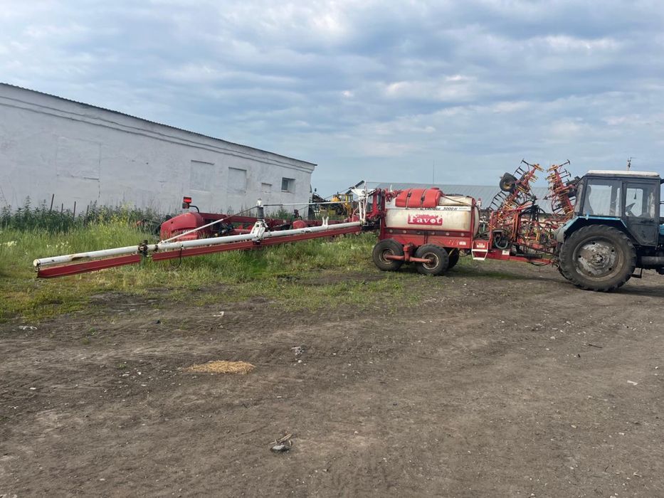 Продам прицепной опрыскиватель Favot 3000h