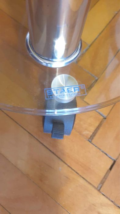 Masă ovală din sticlă