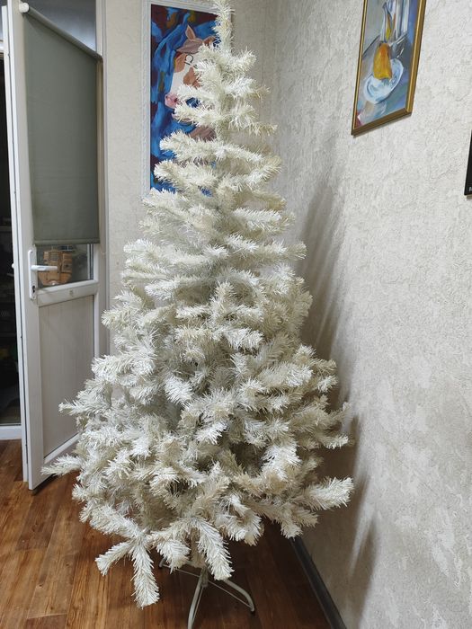 Новогодняя ёлка - белая