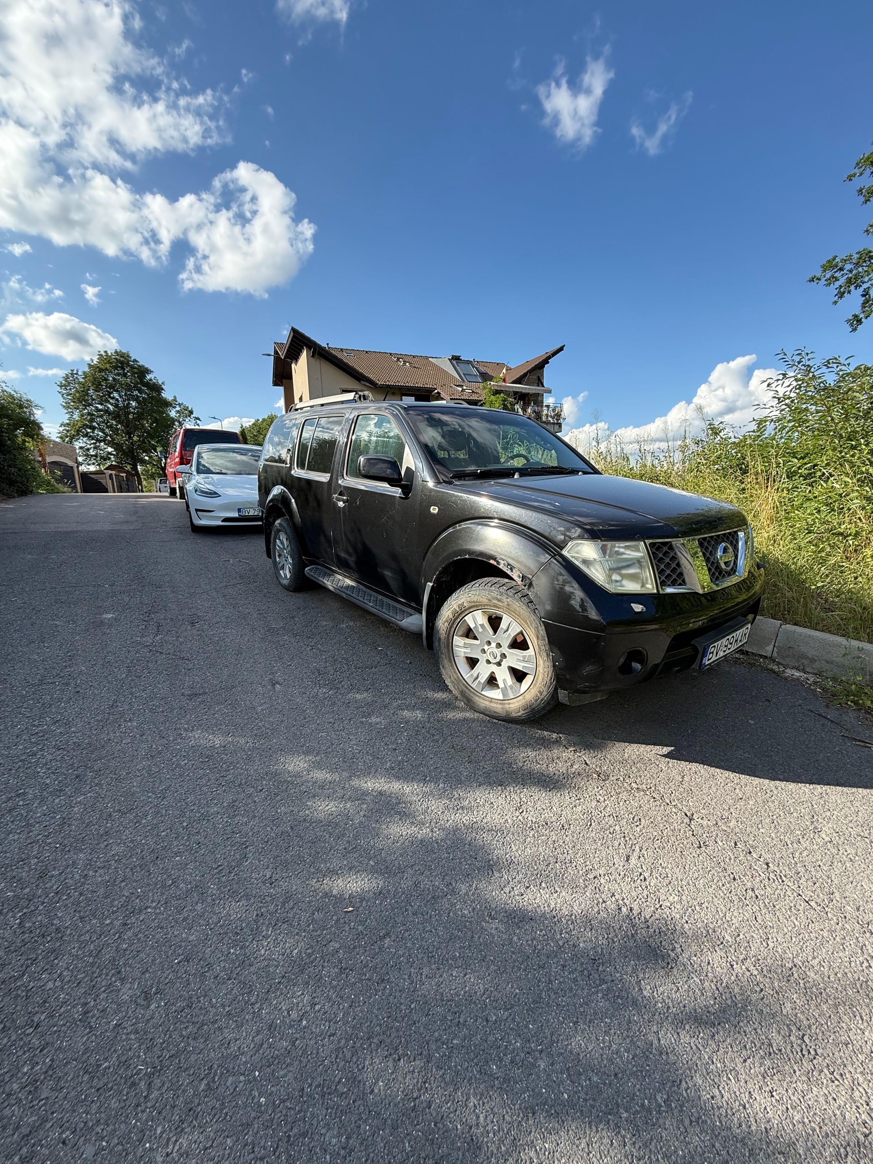 Vand Nissan Pathfinder automat