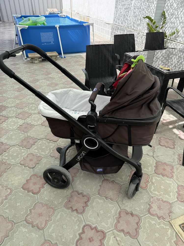 коляска chicco 2 в 1 в отличном  состоянии