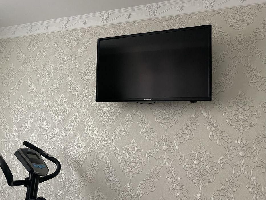 Продам телевизор Samsung 32” вместе со smart-приставкой