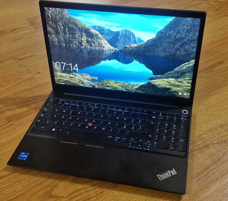 Lenovo ThinkPad T15 Gen 4 (stoc: 2)