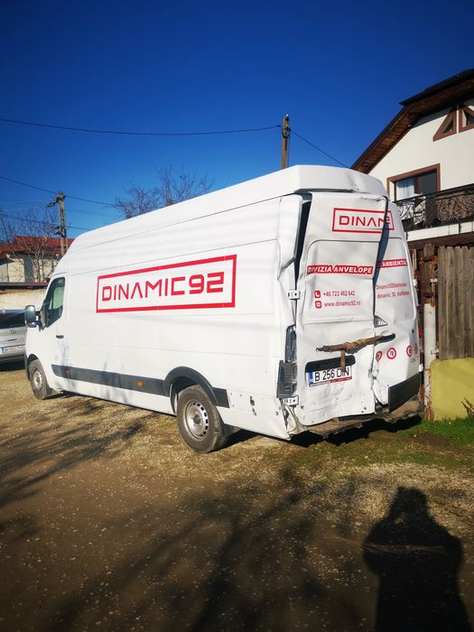 Vând Renault master 2024 avariat.