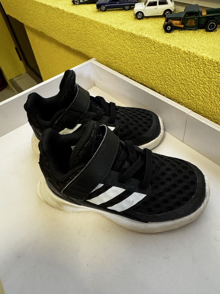 Adidas маратонки