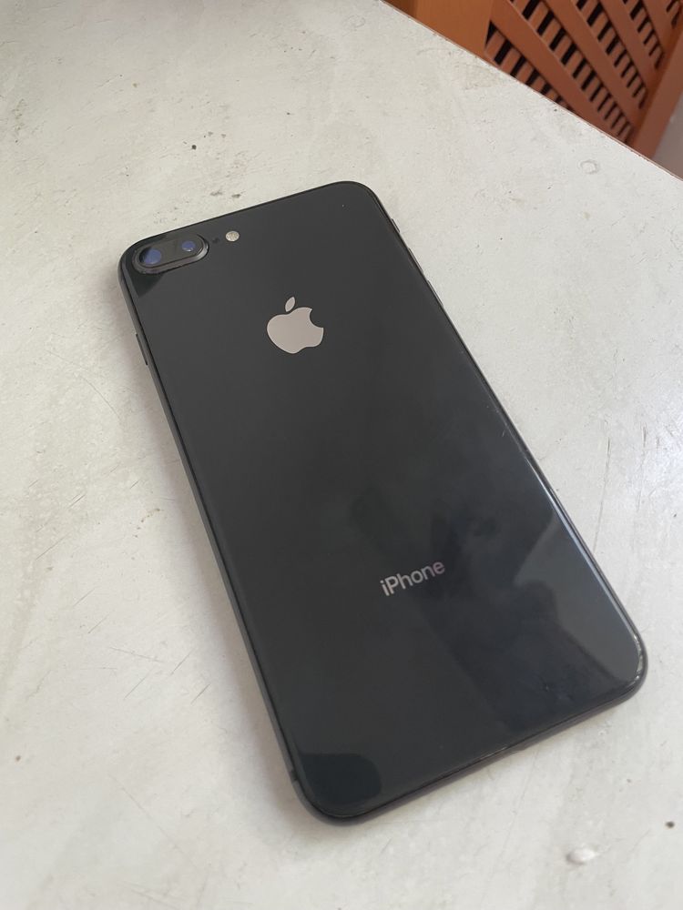 IPhone 8 plus black
