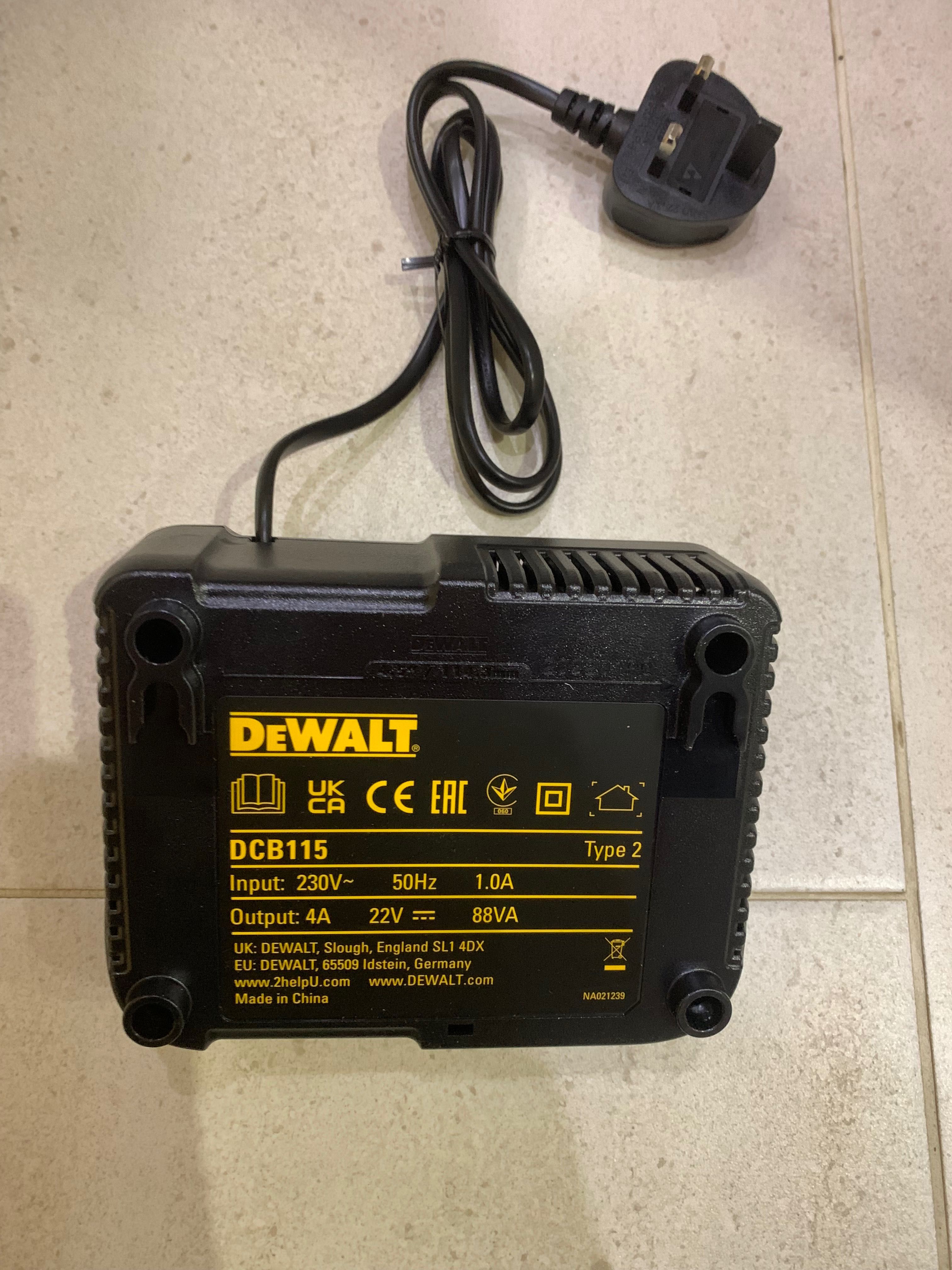 Зарядно Dewalt DCB115