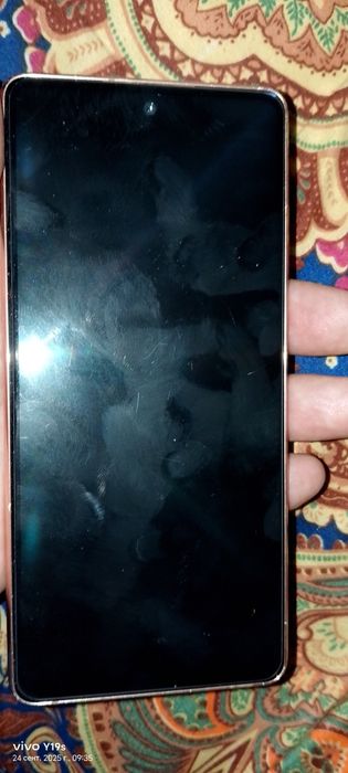 Samsung s20 xolati yaxshi