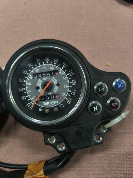 Triumph bonnevile thunderbird
