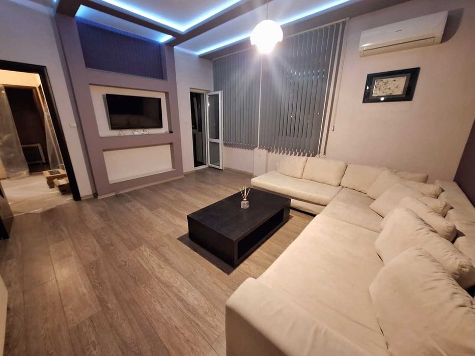 Продава се Двустаен апартамент в Пловдив, Център - 81 кв.м за 2161 €/кв.м - Снимка #1