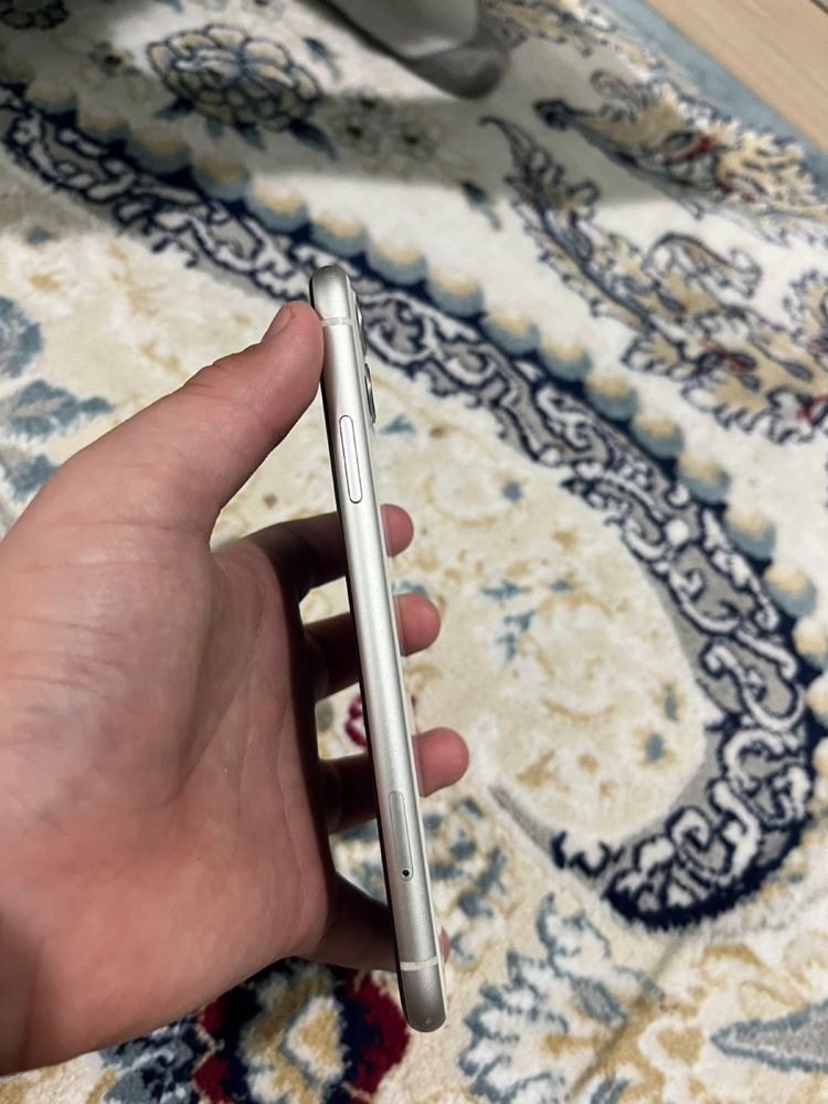Iphone 11 хорошее состояние