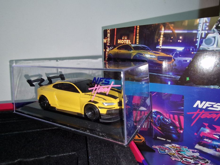 Ca nou: Volvo Polestar NFS Heat Collector's Edition Pachet complet