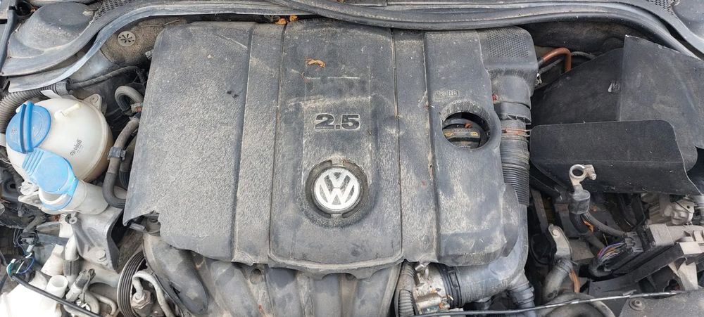 Dezmembrari Volkswagen Jetta 2014 2.5 V5 benzina
