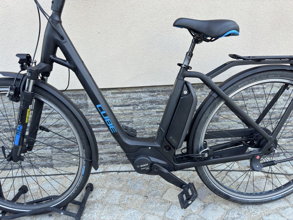 Градски електрически велосипед Cube Hybrid PRO размер: 28/50см