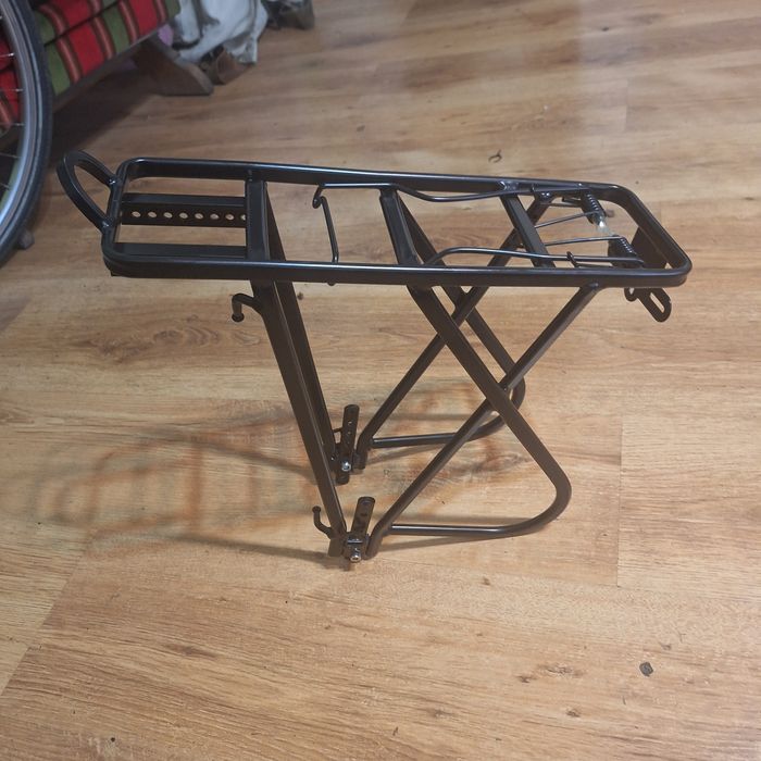 Frâne v-brake saboti Tektro, șei confortabile, portbagaj aluminiu  nou