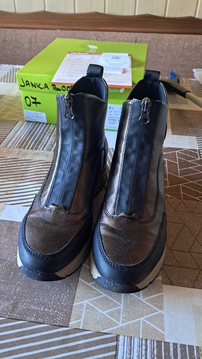 Боти ,нови 37 номер ,носени веднъж ,Купени за 140 лв.