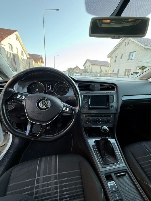VW Golf 7 Break 1.6 DIESEL – complet echipat!