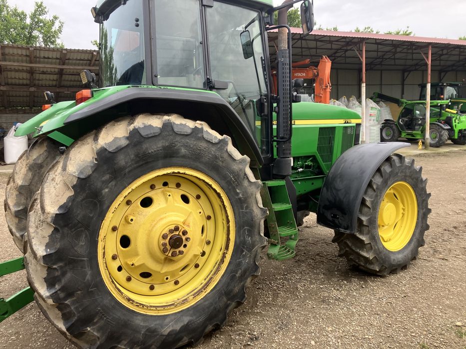 Tractor John Deere 7710