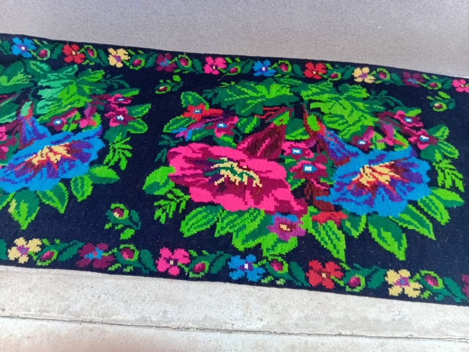 Covor .lăicer.lucrat manual